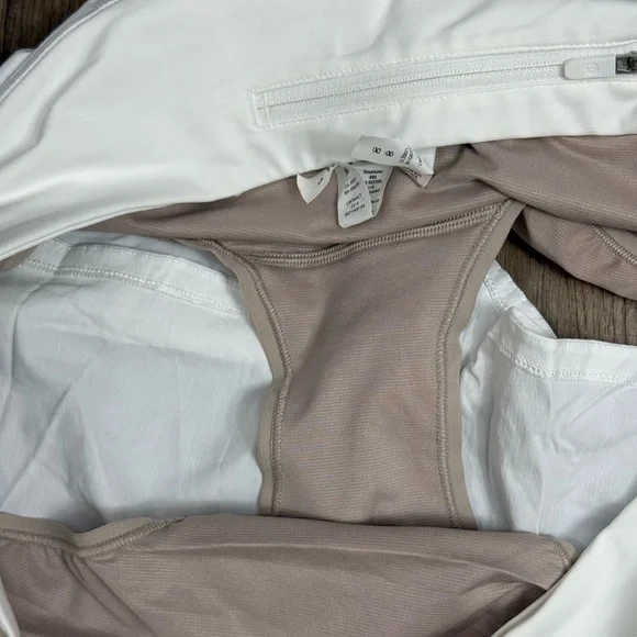 Lululemon • Speed Up Low Rise Lined Shorts - Picture 7 of 11